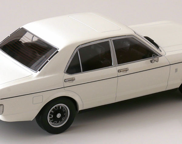 Ford Granada MK I 1975 Wit 1-18 MCG Models