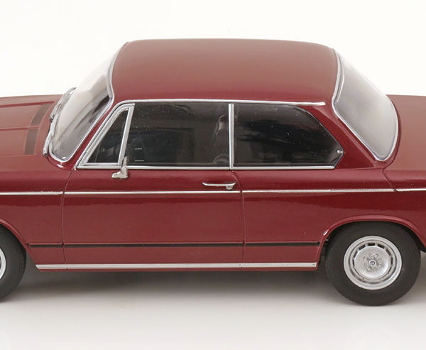 BMW L2002 tii (2.Serie) 1974 Dark Red Metallic 1-18 KK-Scale (Metaal)