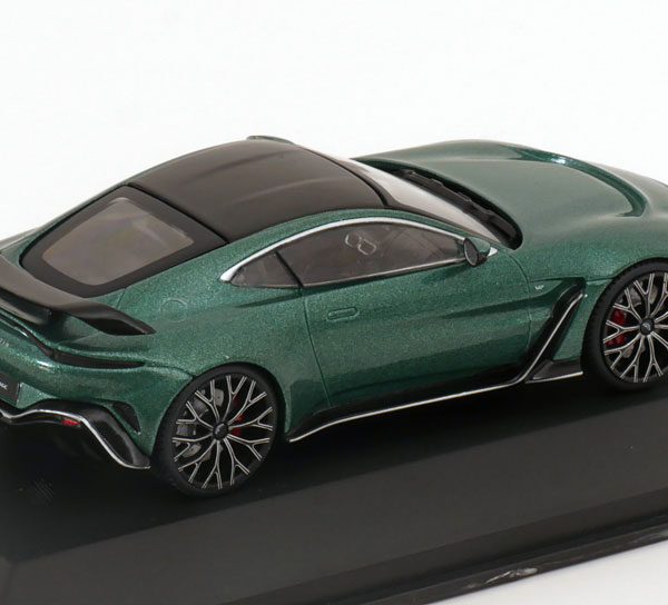 Aston Martin V12 Vantage 2023 Groen Metallic 1-43 Solido