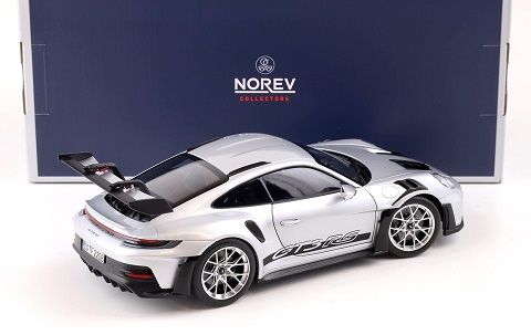 Porsche 911 (992) GT3 RS Coupe 2022 GT-Zilver Metallic / Zwart 1-18 Norev