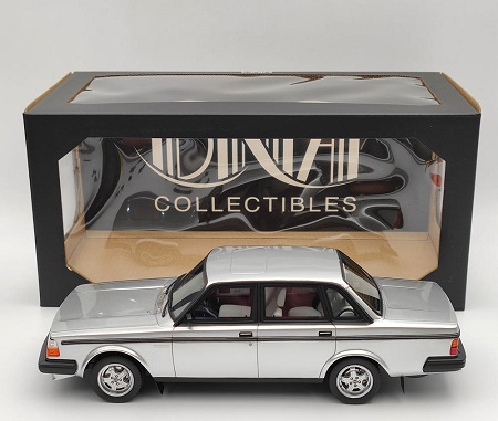 Volvo 244 Turbo 1982 Zilver 1/18 DNA Collectibles (Resin)