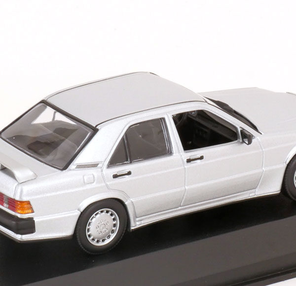 Mercedes-Benz 190E 2.3-16 (W201) Limousine 1984 Zilver 1-43 Minichamps Limited 500 Pieces