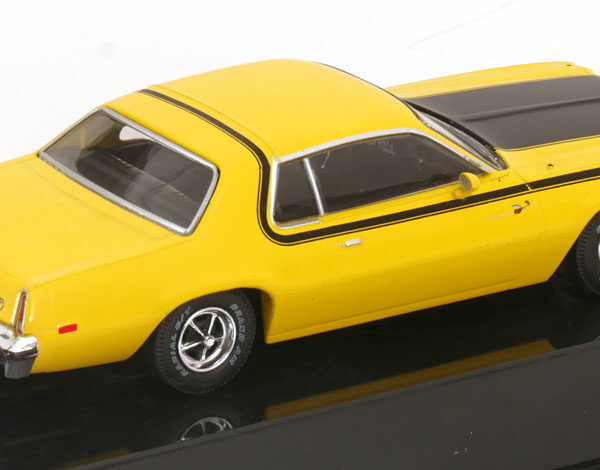 Plymouth Fury Road Runner 1975 Geel / Zwart 1-43 Ixo Models