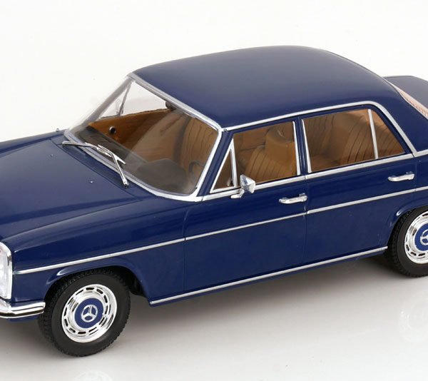 Mercedes-Benz 200D (W115) 1968 Donkerblauw 1-18 MCG Models