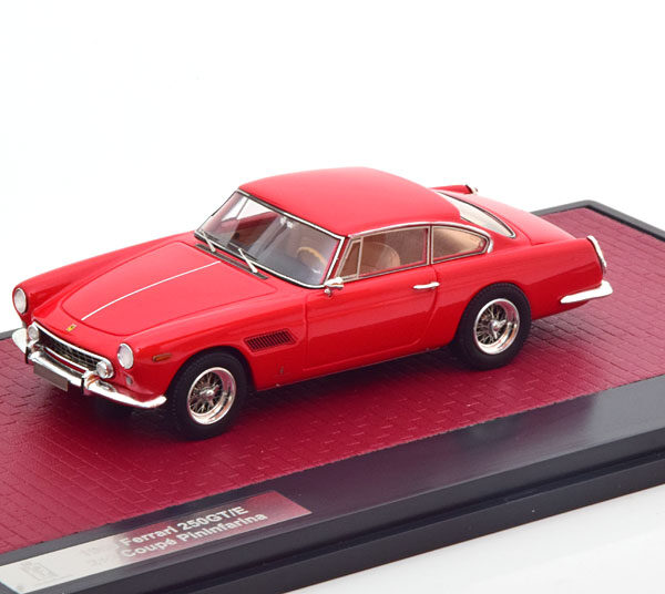 Ferrari 250 GT/E 2+2 Coupe Pininfarina 1960 Rood 1-43 Matrix Scale Models Limited 408 Pieces