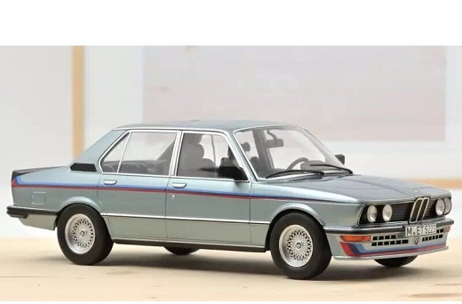 BMW M535i (E12) 1980 Blauw Metallic met M Striping 1-18 Norev Limited 500 Pieces