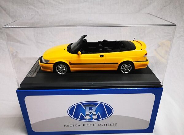 Saab 9-3 Viggen Convertible 2001 Yellow (Inkl.Vitrine) 1-18 DNA-Radscale Collectibles