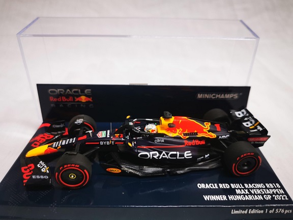 Oracle Red Bull Racing RB18 #1 Winner Hungarian GP 2022 Max Verstappen 1-43 Minichamps Limited 576 Pieces