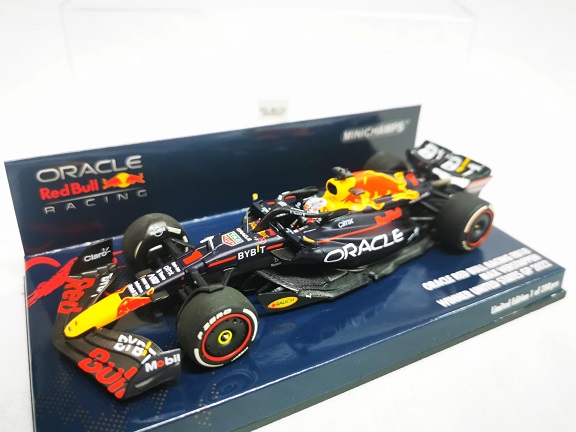 Oracle Red Bull Racing RB18 #1 Winner United States GP 2022 Max Verstappen 1-43 Minichamps Limited 288 Pieces