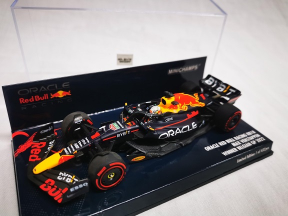 Oracle Red Bull Racing RB18 #1 Winner Belgian GP 2022 Max Verstappen 1-43 Minichamps Limited 432 Pieces