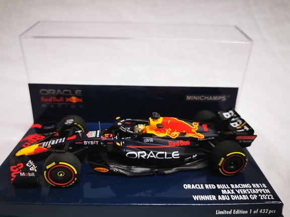 Oracle Red Bull Racing RB18 #1 Winner Abu Dhabi GP 2022 Max Verstappen 1-43 Minichamps Limited 432 Pieces