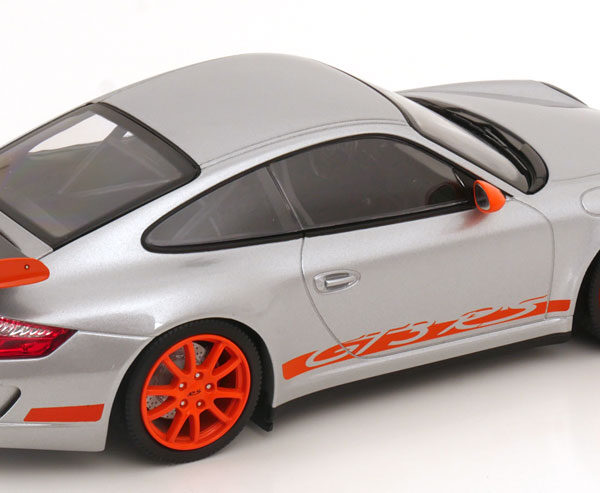 Porsche 911 (997) GT3 RS 2007 Zilver / Oranje 1-18 Minichamps