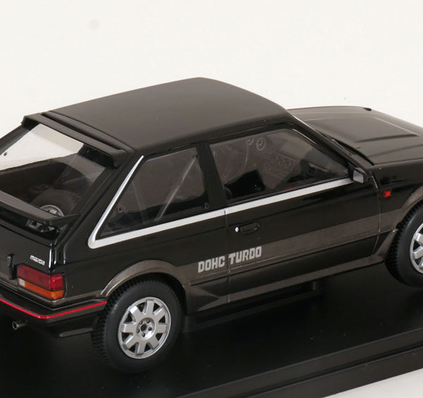 Mazda 323 4WD Turbo 1989 Zwart / Zilver 1-24 Whitebox