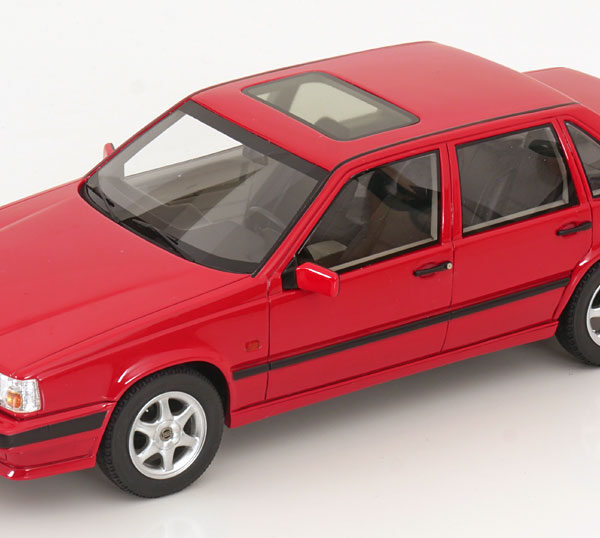 Volvo 850 GLT Limousine 1991-1994 Rood 1-18 Cult Scale Models (Resin)