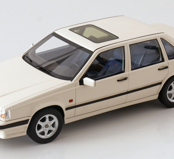 Volvo 850 GLT Limousine 1991-1994 Wit 1-18 Cult Scale Models (Resin)