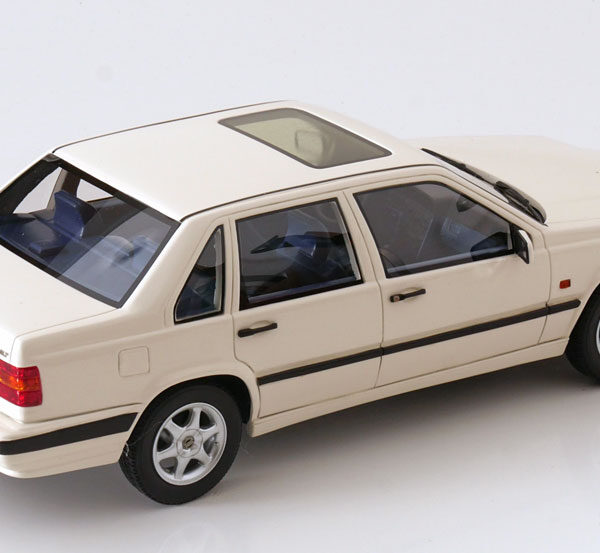 Volvo 850 GLT Limousine 1991-1994 Wit 1-18 Cult Scale Models (Resin)