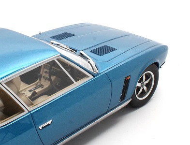 Jensen Interceptor MKIII 1972-1975 Blauw Metallic 1-18 Cult Scale Models (Resin)