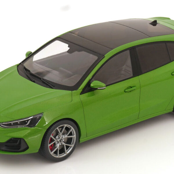 Ford Focus ST 2022 Groen Metallic 1-18 MCG Models