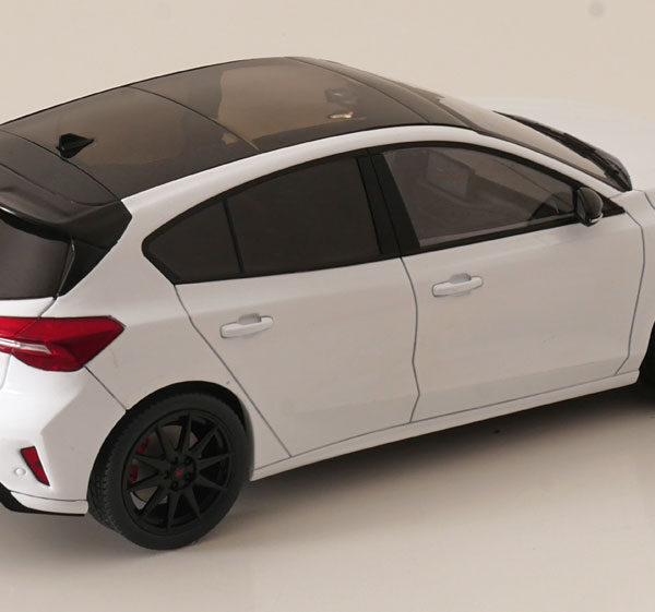 Ford Focus ST 2022 Wit 1-18 MCG Models