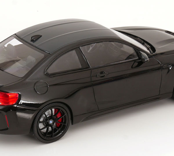 BMW M2 CS (F87) 2020 (met Zwarte Velgen) 1-18 Minichamps