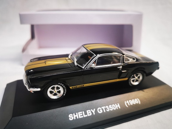 Shelby GT350H 1966 Zwart / Goud 1-43 Ixo Models ( made for the Mustang Garage )