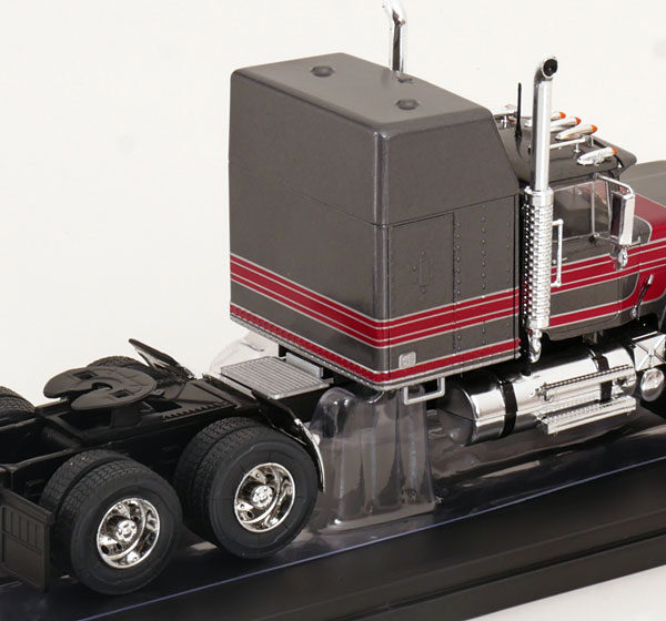 Mack Superliner Magnum 1985 Grijs Metallic / Rood 1-43 Ixo Models