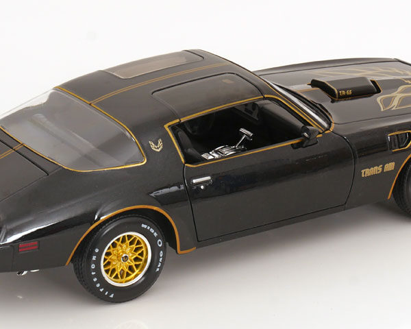 Pontiac Firebird Trans Am 1978 Zwart / Goud 1-18 Maisto