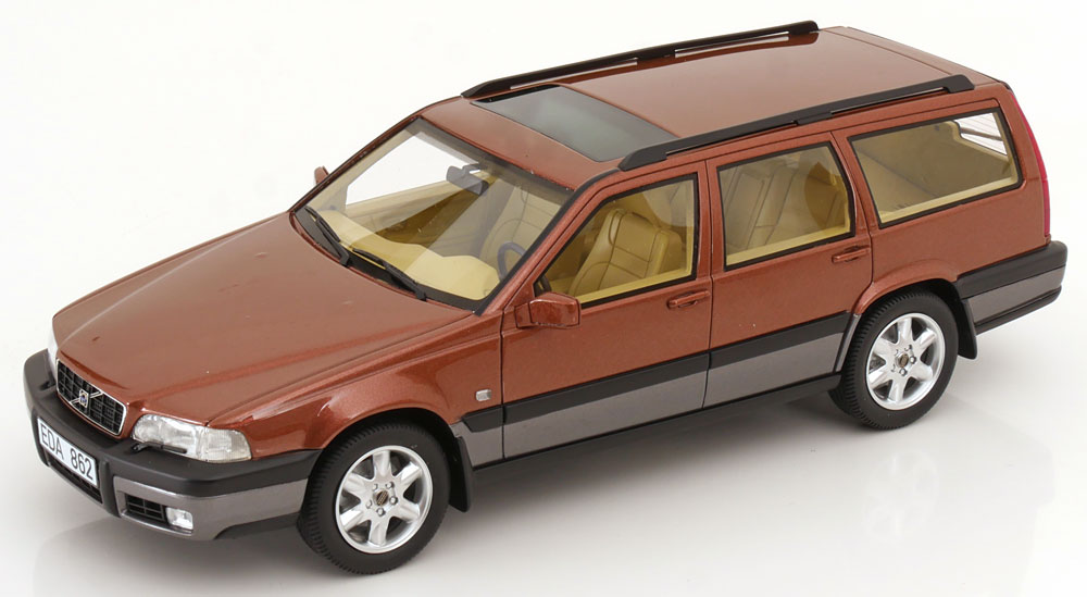 Volvo V70 XC Cross Country 1996-1999 Bruin Metallic 1-18 Cult Scale Models (Resin)