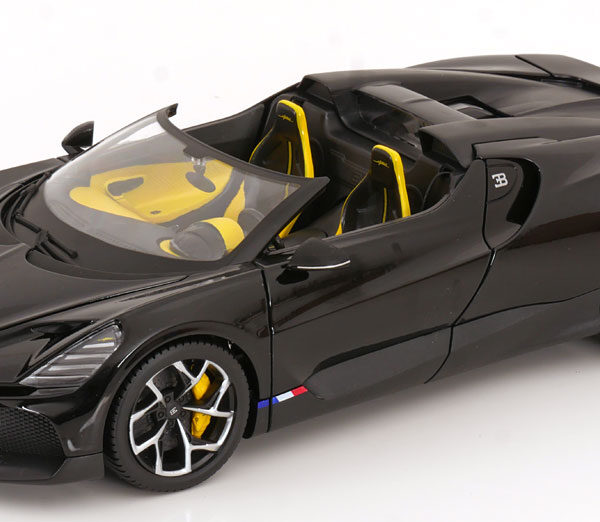 Bugatti W16 Mistral Roadster 2023 Zwart 1-18 Bburago