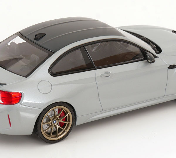 BMW M2 CS (F87) 2020 Lichtgrijs / Carbon 1-18 Minichamps