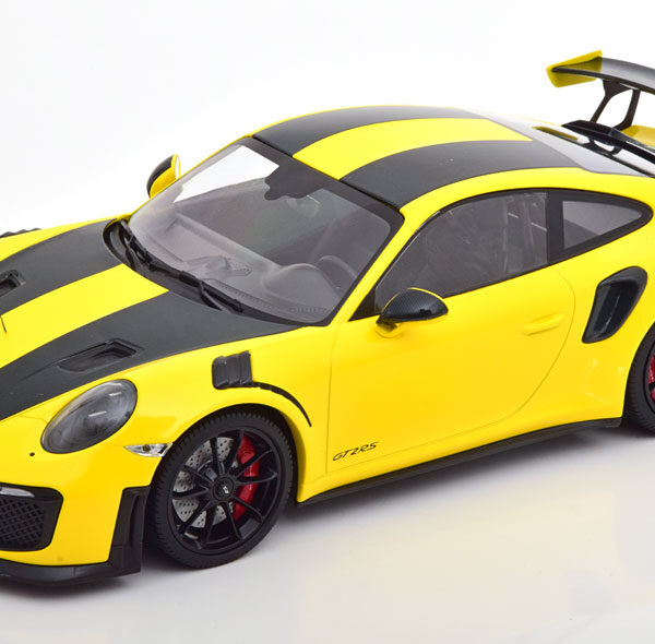 Porsche 911 (991 II) GT2 RS 2018 Geel / Zwart 1-18 Minichamps Limited 600 Pieces