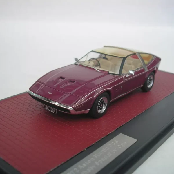 Aston Martin DBS 1972 "Sotheby Special By Ogle" Paars 1-43 Matrix Scale Models (Resin)