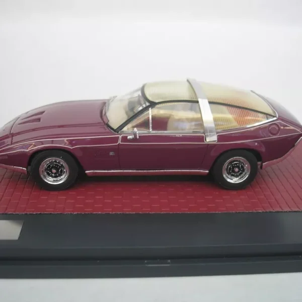 Aston Martin DBS 1972 "Sotheby Special By Ogle" Paars 1-43 Matrix Scale Models (Resin)