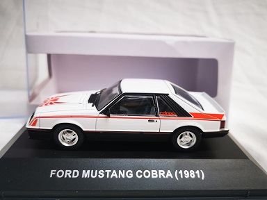 Ford Mustang Cobra 1981 Wit / Zwart 1-43 Ixo Models ( made for the Mustang Garage )