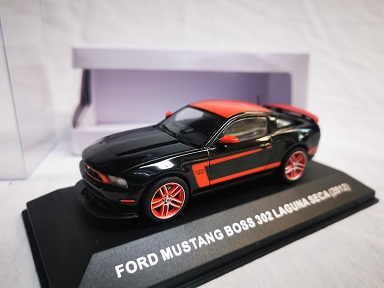 Ford Mustang Boss 302 Laguna Seca 2012 Zwart / Rood 1-43 Ixo Models ( made for the Mustang Garage )