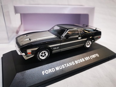 Ford Mustang Boss 351 1971 Zwart / Zilver 1-43 Ixo Models ( made for the Mustang Garage )