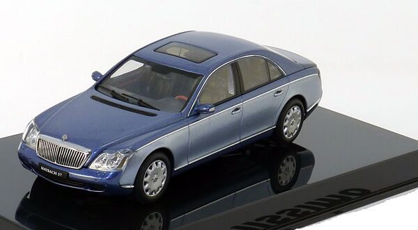 Maybach 57 SWB 2002 ( Cote D'Azur Blue Middle / Cote D'Azure Blue Bright Metallic ) 1-43 Autoart