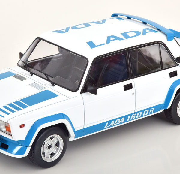 Lada 2105 VFTS 1983 Wit / Blauw 1-18 Ixo Models