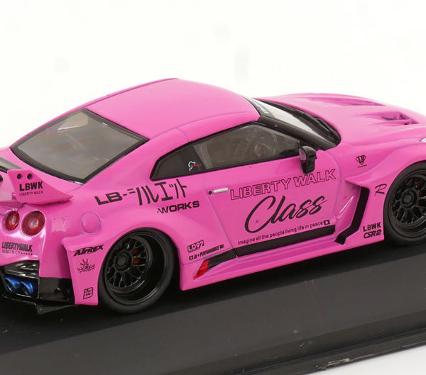 Nissan GT-R (R35) Liberty Walk Body Kit 2019 Pink / Zwart 1-43 Solido