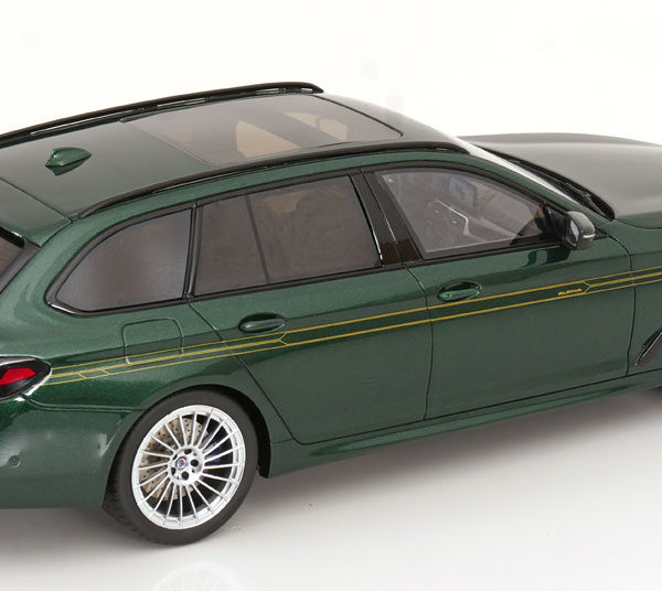 BMW Alpina B5 Touring 2023 Groen Metallic / Goud 1-18 GT Spirit Limited 999 Pieces (Resin)