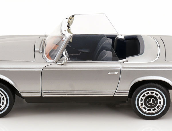 Mercedes-Benz 280 SL (W113) Pagode 1968-1971 (met afneembare Hardtop) Zilver / Zwart 1-18 Schuco (Metaal)