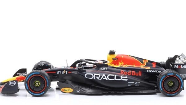 Oracle Red Bull RB19 World Champion Winner Dutch GP 2023 Max Verstappen (Inkl.Regenbanden) 1-18 Minichamps Limited 230 Pieces