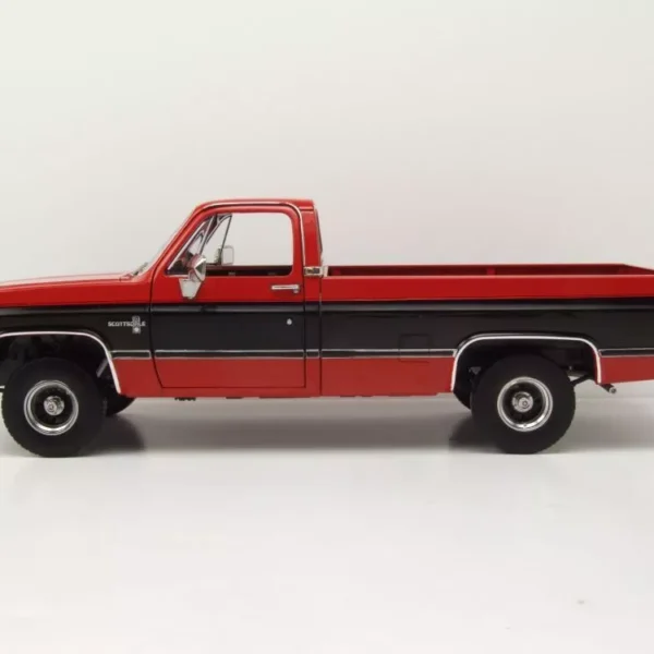 Chevrolet K10 "Scottsdale" Pickup Truck 1984 Rood / Zwart 1-18 Greenlight Collectibles