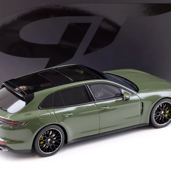 Porsche Panamera Turbo S Sport Turismo 2021 Nato Olive 1-18 GT Spirit (Resin)