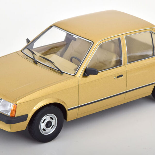 Opel Kadett D 1984 Goud Metallic 1-18 Triple 9 Collection