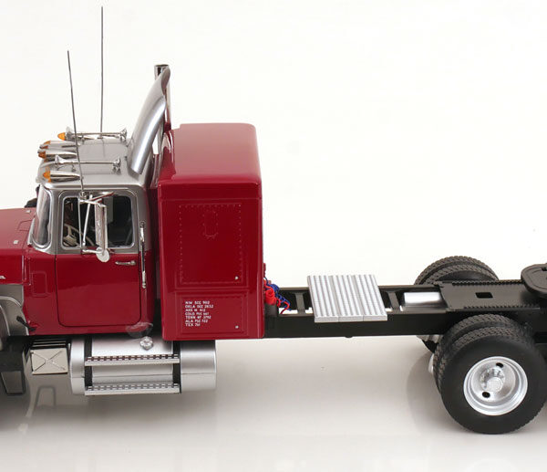 Mack RL 700L 1974 Rood Metallic 1-18 KK-Scale (Metaal)