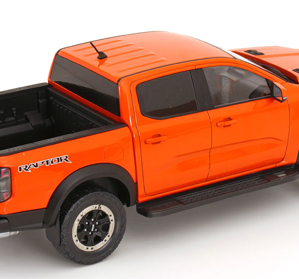 Ford Raptor Pick-Up 2023 Oranje 1:18 MCG Models