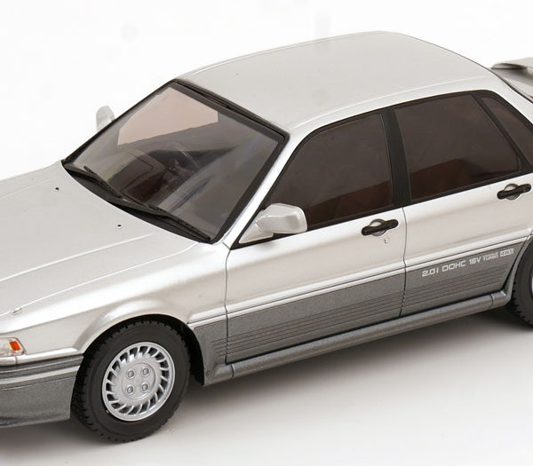 Mitsubishi Galant VR-4 1987 Zilver Metallic / Grijs Metallic 1-18 Ixo Models