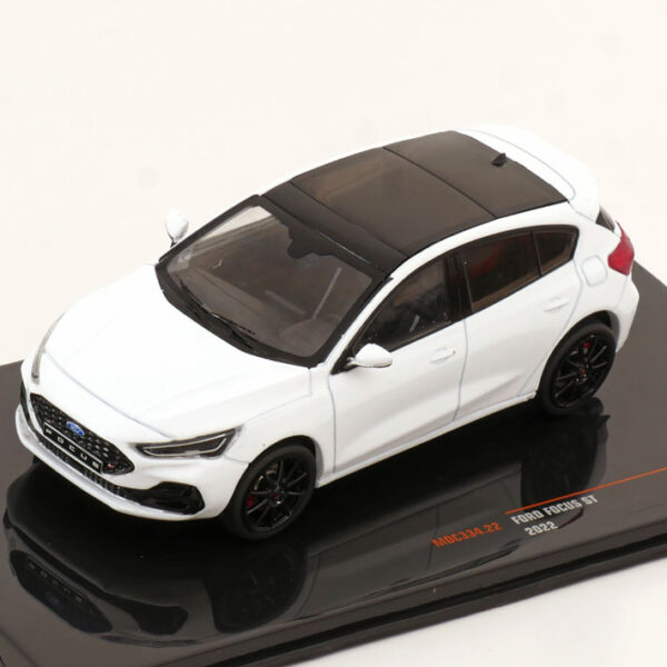 Ford Focus ST 2022 Wit 1-43 Ixo Models