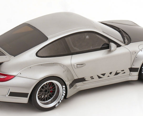 Porsche 911 (997) RWB "Abu Dhabi" 2024 Zilver / Zwart 1-18 GT Spirit Limited 1200 Pieces (Resin)